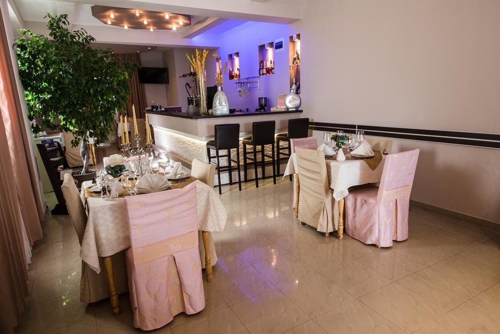 Hotel Ideal Podgorica Luaran gambar