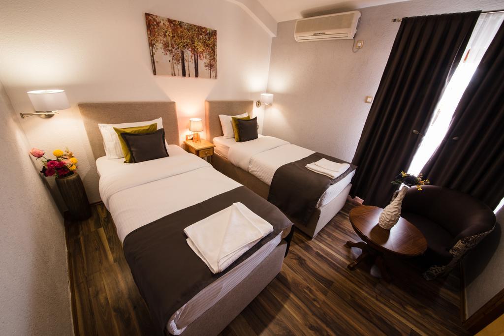 Hotel Ideal Podgorica Luaran gambar
