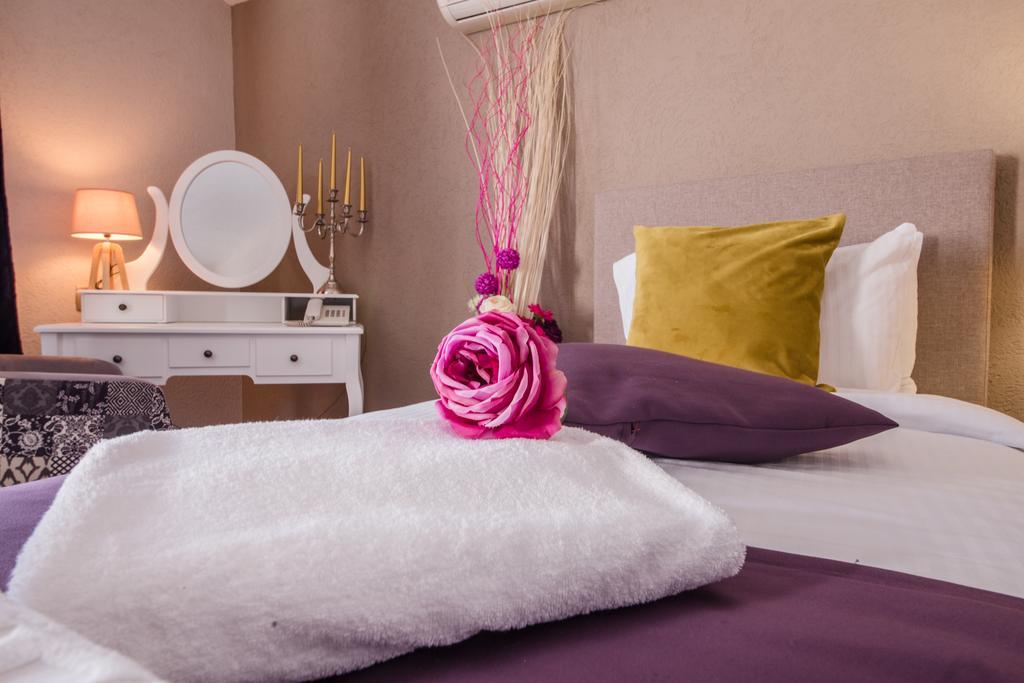 Hotel Ideal Podgorica Luaran gambar