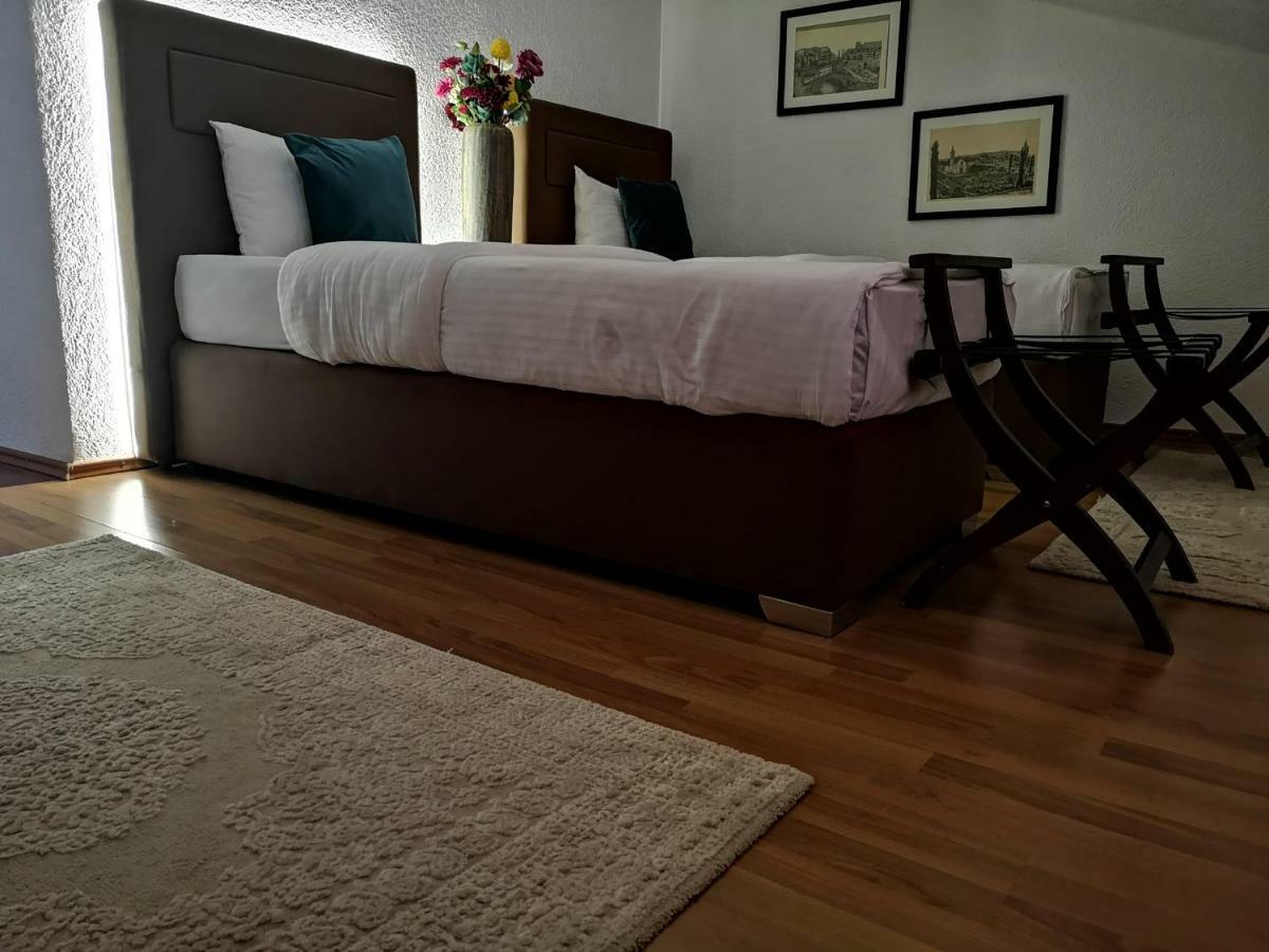 Hotel Ideal Podgorica Luaran gambar