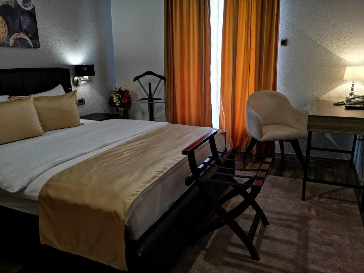 Hotel Ideal Podgorica Luaran gambar