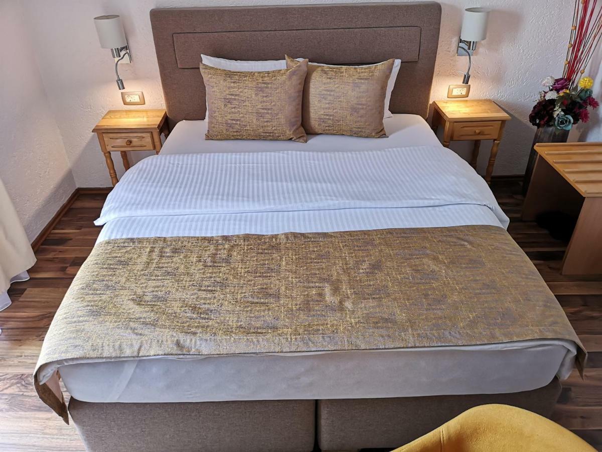 Hotel Ideal Podgorica Luaran gambar