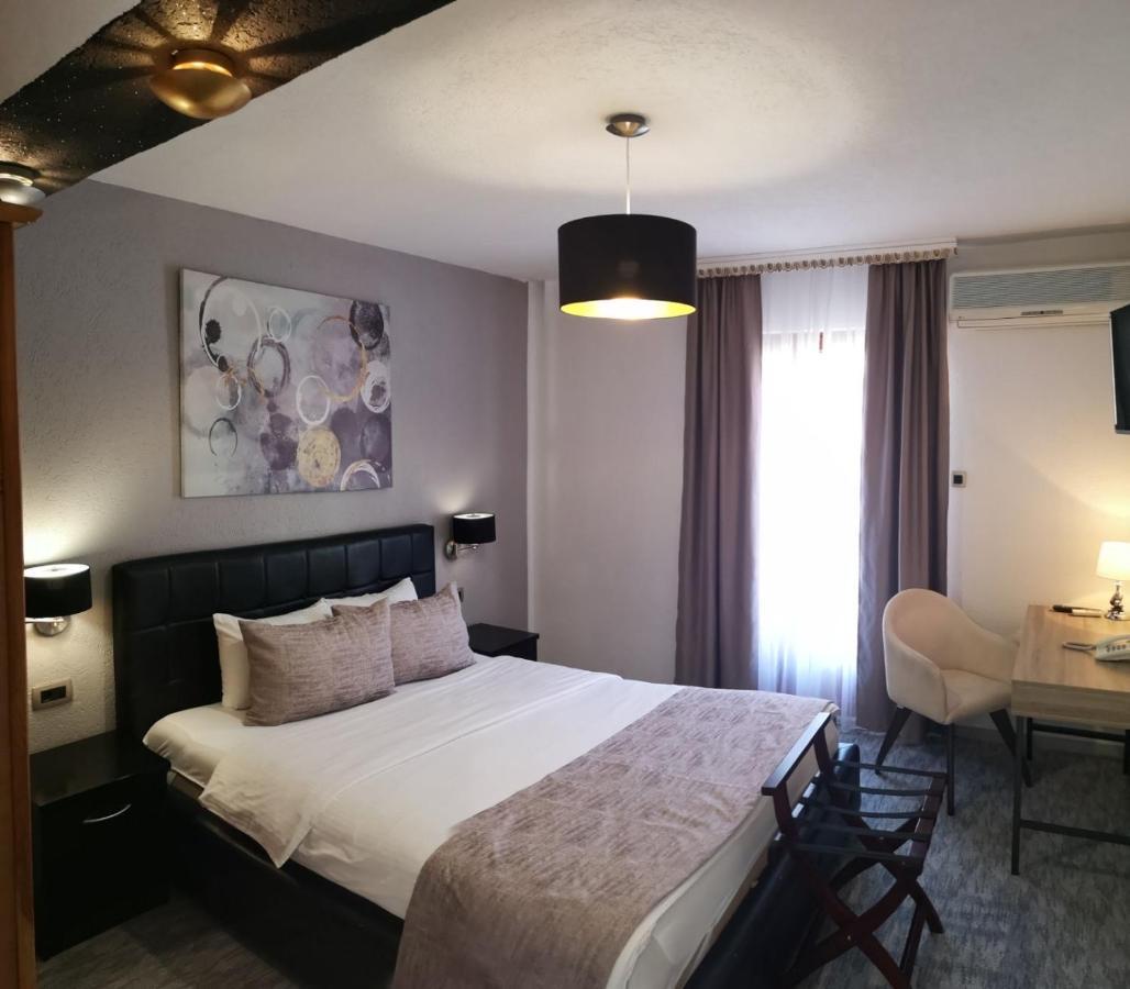 Hotel Ideal Podgorica Luaran gambar